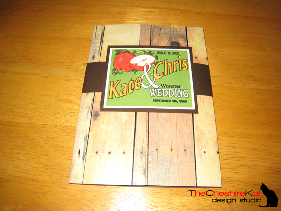 The closed gatefold with the fruit label belly band closure.